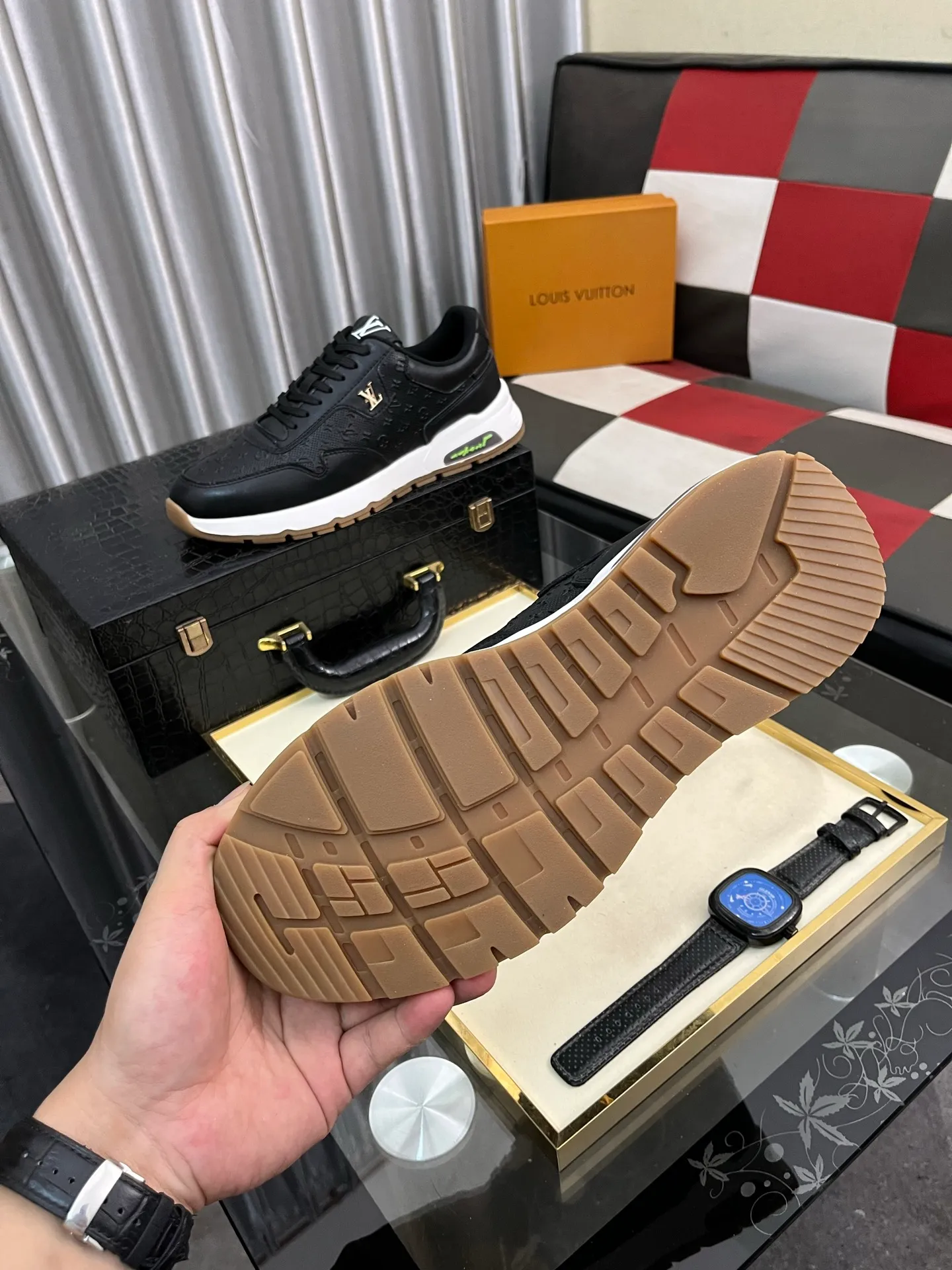 Men's shoes 💰458⌚️⌚️[Louis Vuitton LV] Dad shoes are popular casual sports shoes with outsole, breathable and comfortable, easy to walk, trendy men's versatile fly woven epoxy with ➕leather lining➕Gucci's popular original outsole, sports and running style, super comfortable. Size 38-442️⃣Colors available